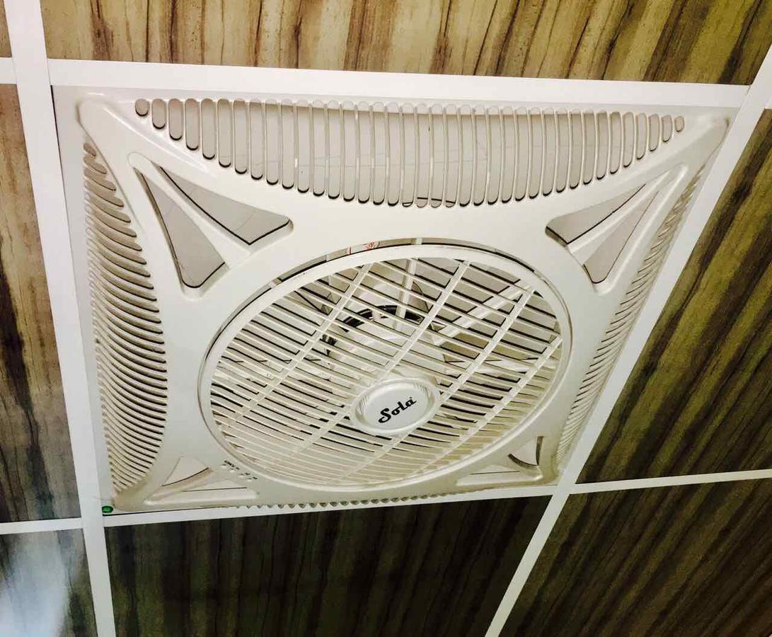 J Hostel كاندي المظهر الخارجي الصورة